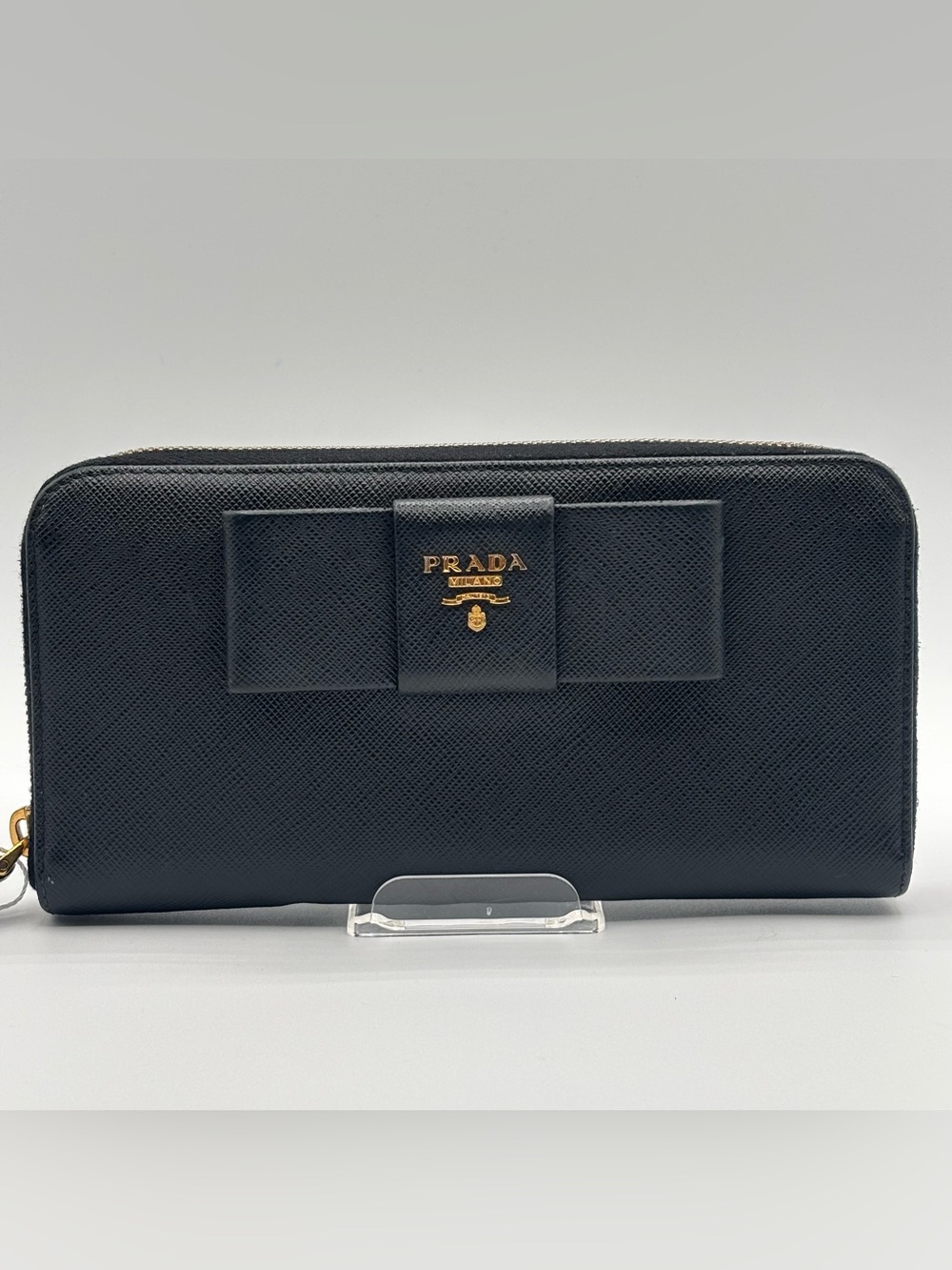 Prada saffiano black wallet